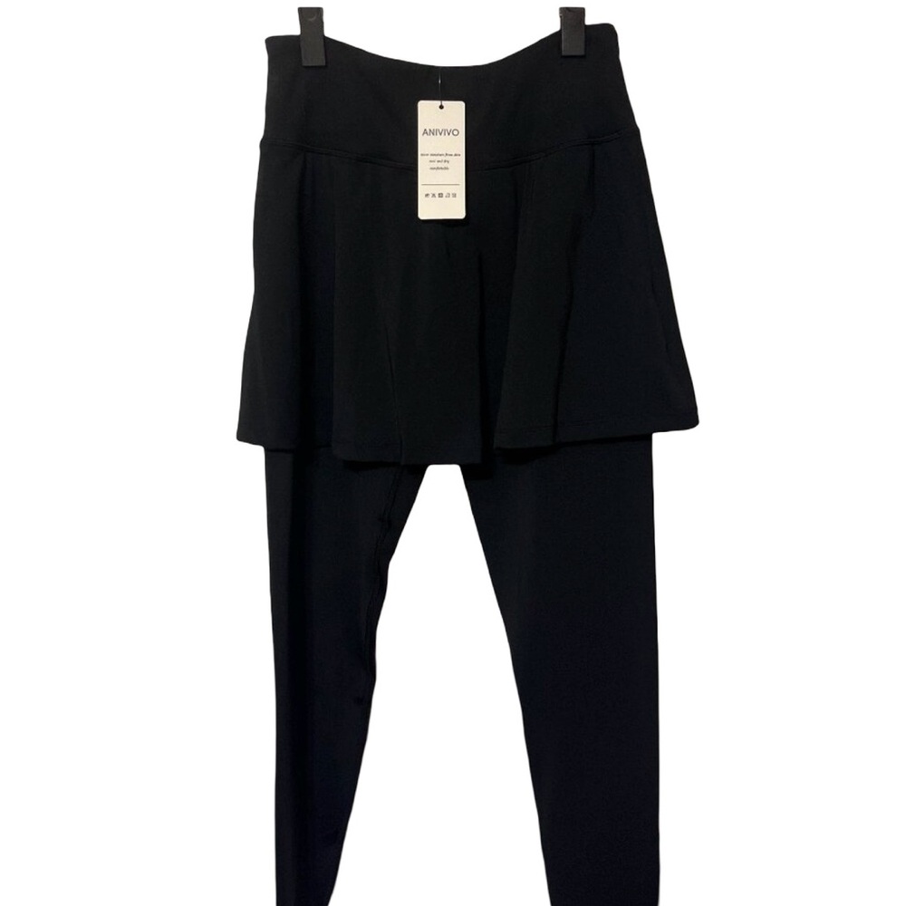 NWT Black skirted yoga leggings size s, full length